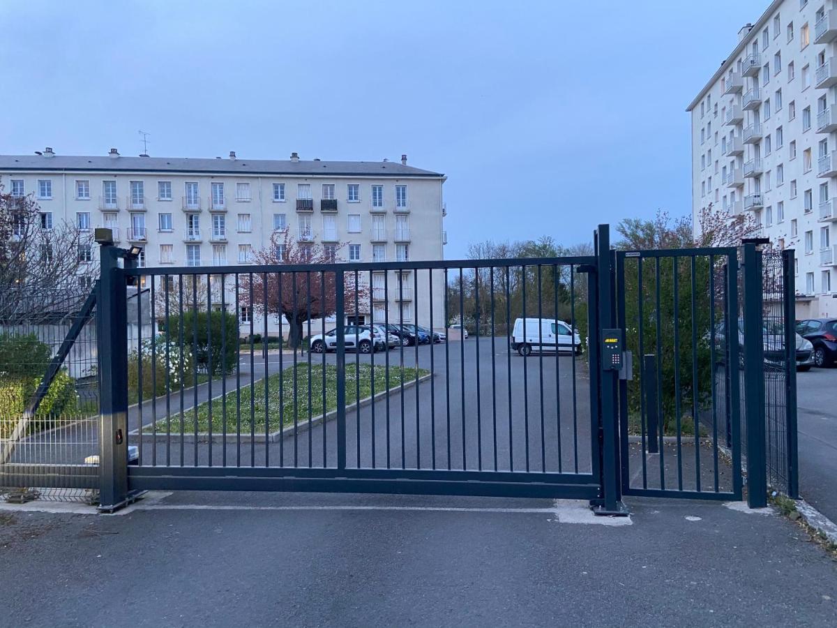 Bel F3 Quartier Pignoux 1 Km Centre Ville Bourges Luaran gambar
